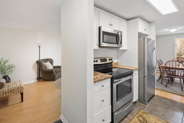$338,000 | 220 Bedford Street, Unit E6, Bridgewater, MA 02324