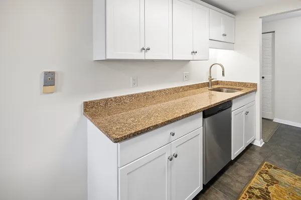 $338,000 | 220 Bedford Street, Unit E6, Bridgewater, MA 02324