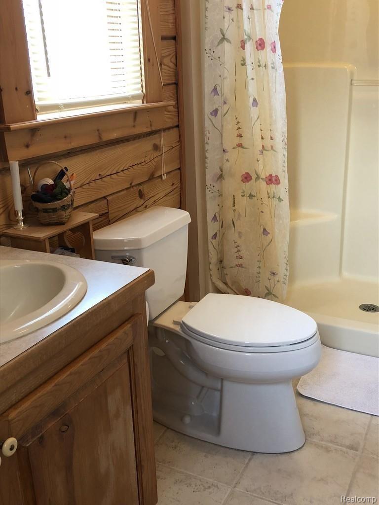 14210 Masters Road Allenton, MI 48002 - Photo 16 of 31 master bath.JPG