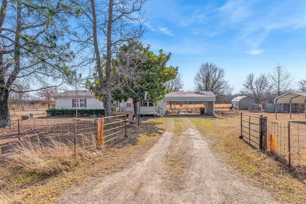 $275,000 | 851 County Road 3110, Edgewood, TX 75117