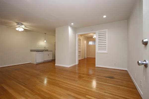$1,095 | 3520 Garrott Street, Unit 8, Houston, TX 77006