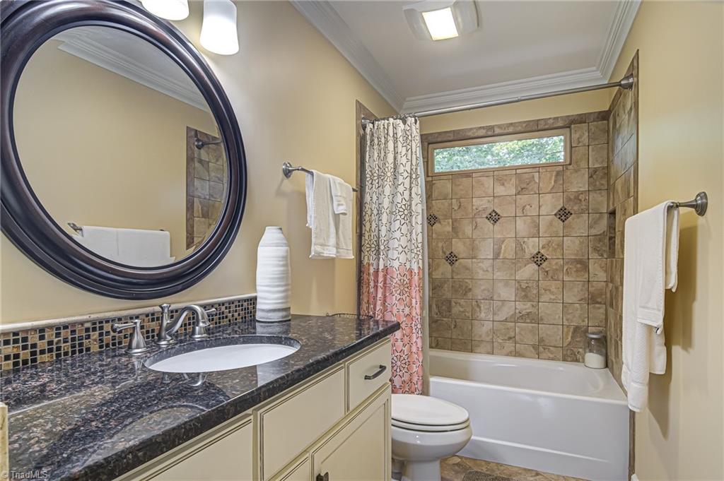 2107 Candelar Drive High Point, NC 27265 - Photo 27 of 37 Full bath