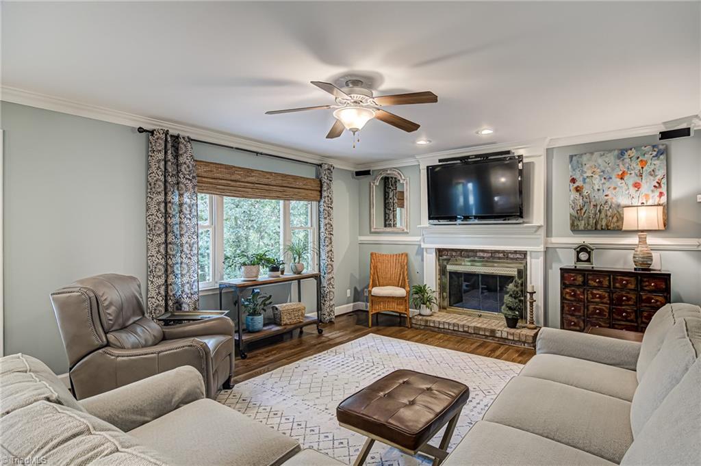 2107 Candelar Drive High Point, NC 27265 - Photo 7 of 37