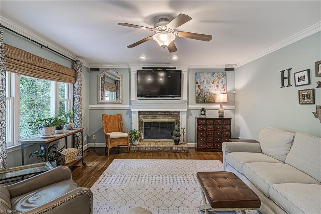 2107 Candelar Drive High Point, NC 27265 - Photo 8 of 37