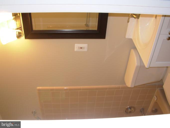 6700 Red Jacket Road Springfield, VA 22152 - Photo 8 of 9 Bath