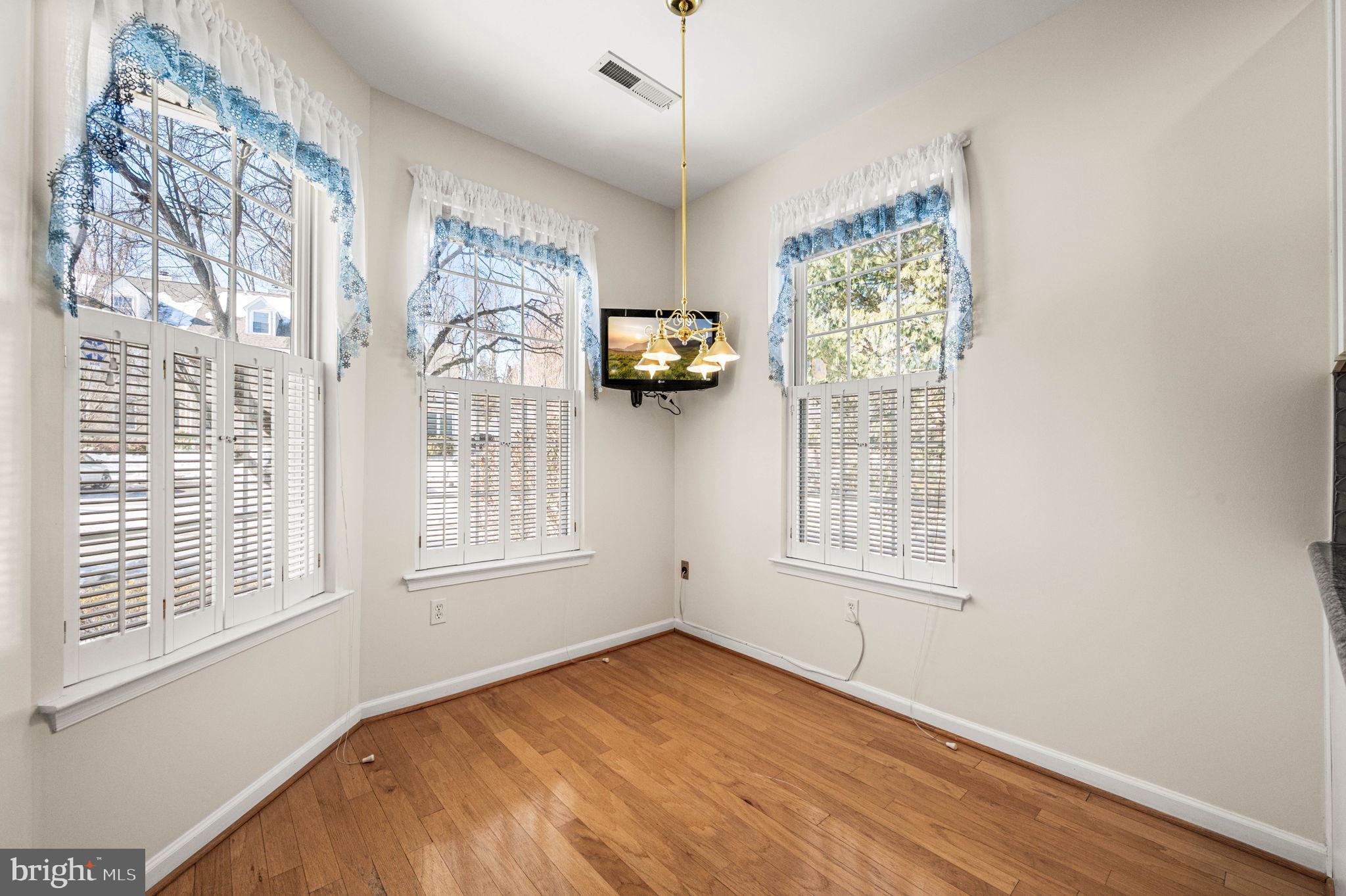 1291 Country Club Drive Springfield, PA 19064 - Photo 11 of 36