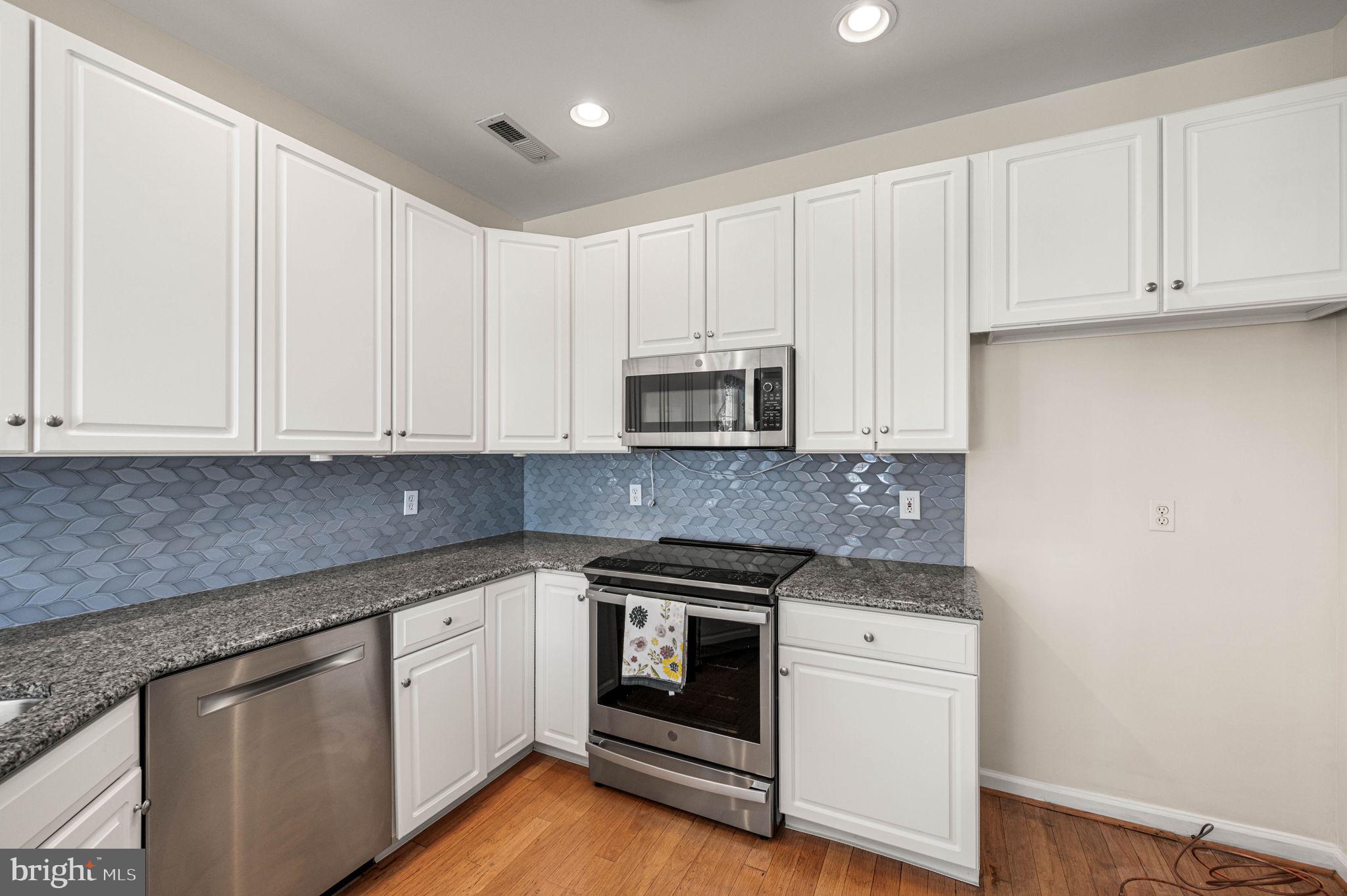 1291 Country Club Drive Springfield, PA 19064 - Photo 10 of 36