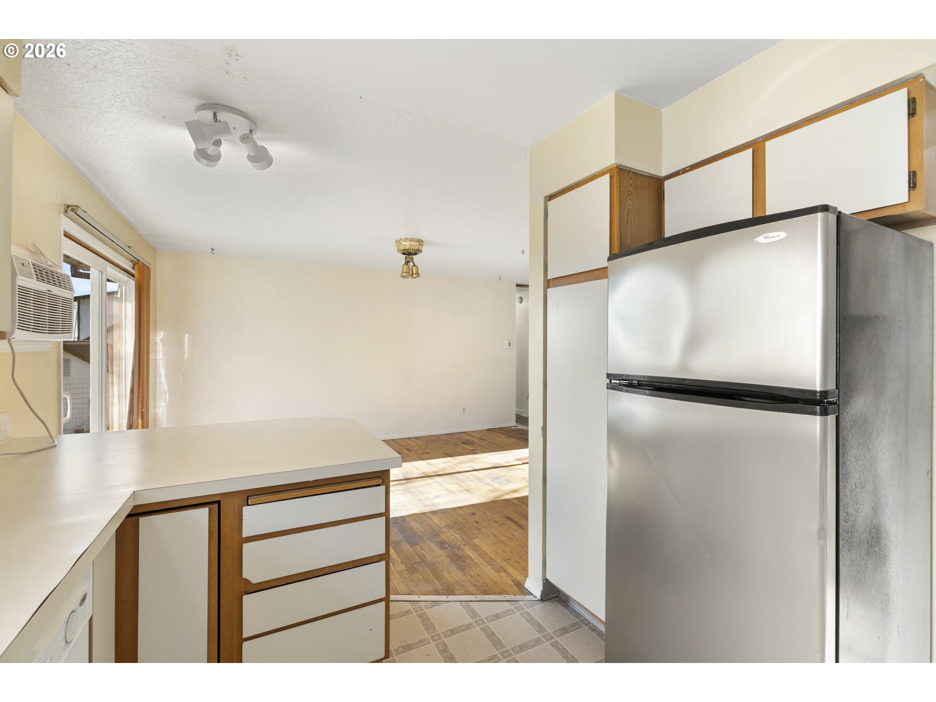 6906 Southwest Taylors Ferry Road Portland, OR 97223 - Photo 11 of 32