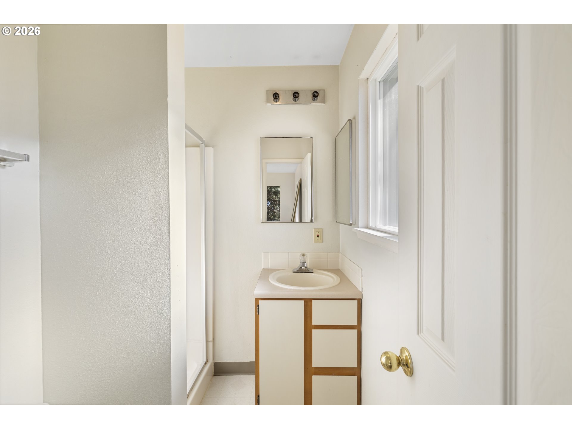 6906 Southwest Taylors Ferry Road Portland, OR 97223 - Photo 17 of 32