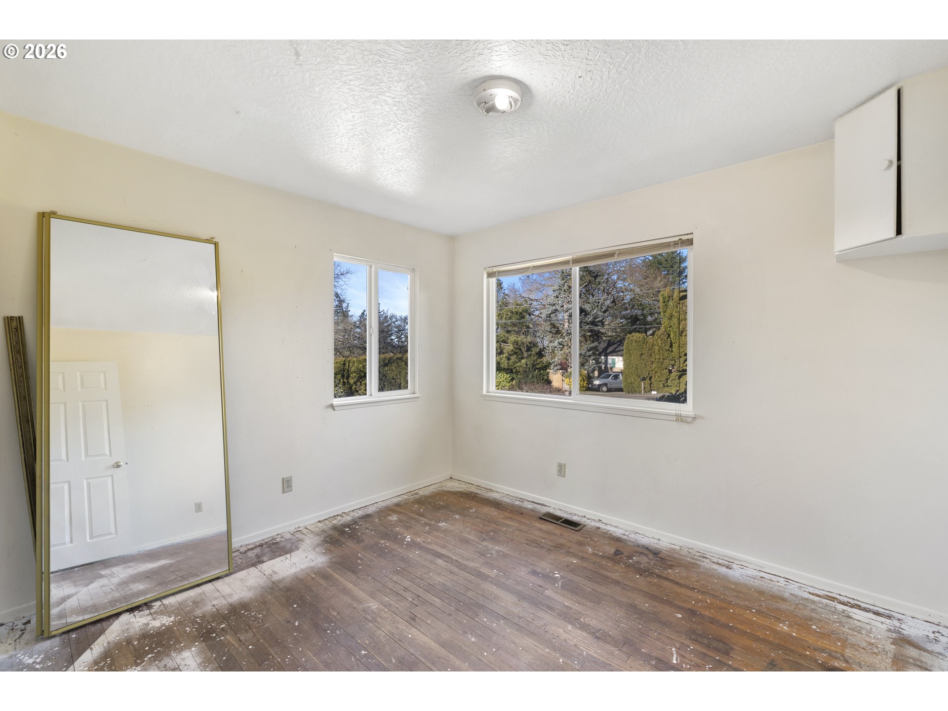 6906 Southwest Taylors Ferry Road Portland, OR 97223 - Photo 19 of 32