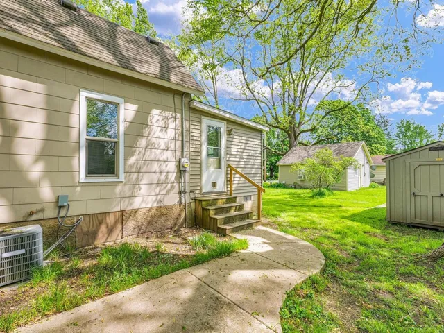 $168,500 | 413 East Lincoln Street, Monticello, IL 61856