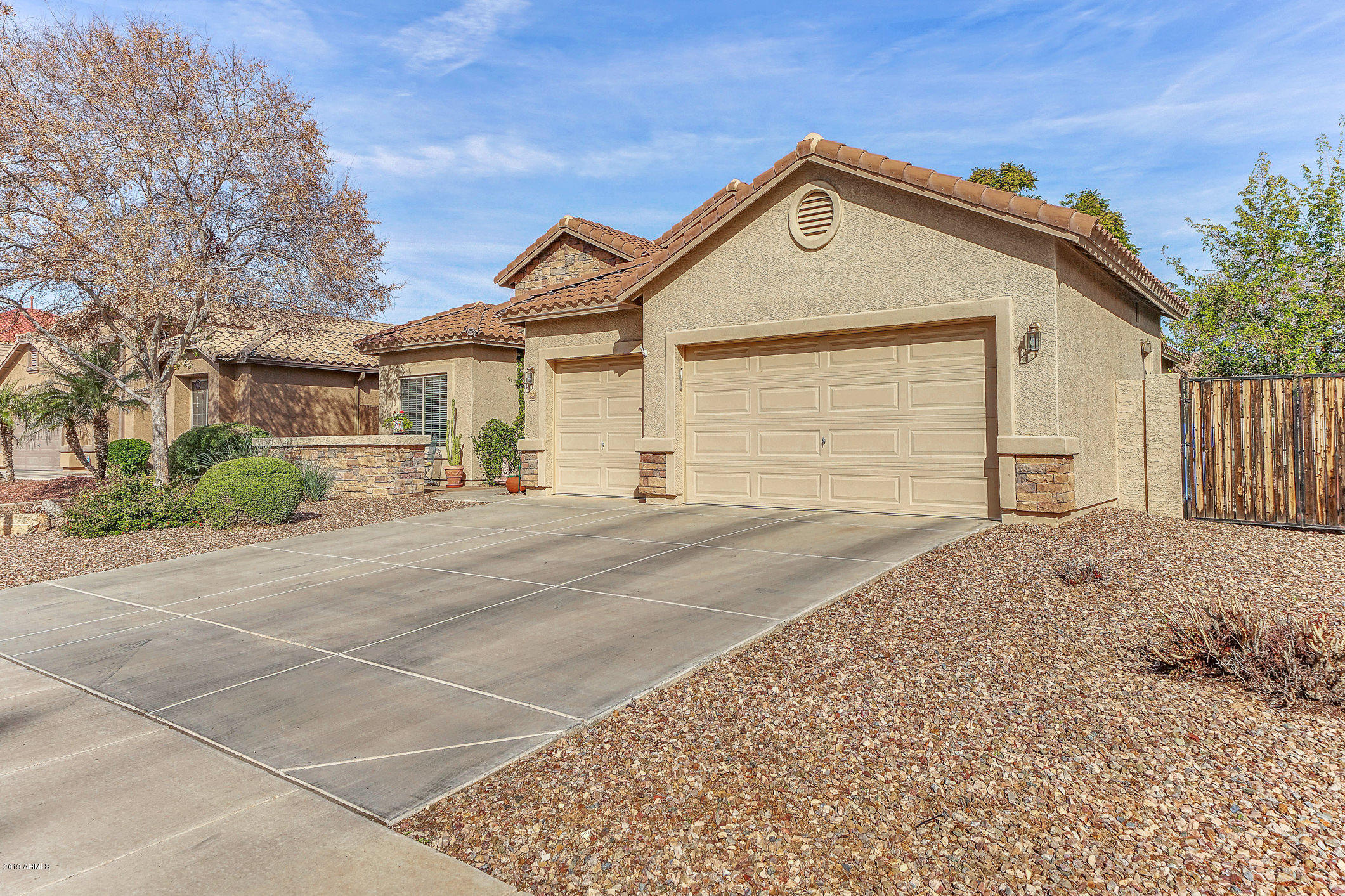 3680 East Del Rio Street Gilbert, AZ 85295 - Photo 8 of 54 102-FrontExterior_Right