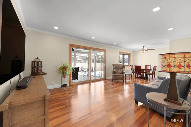 $449,900 | 1149 Carlisle Avenue, Elk Grove Village, IL 60007