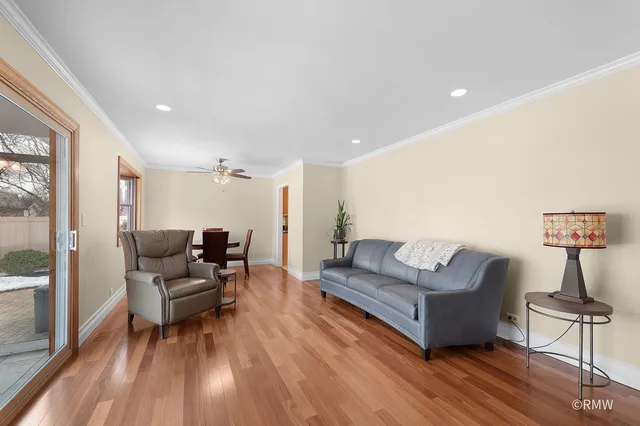 $449,900 | 1149 Carlisle Avenue, Elk Grove Village, IL 60007