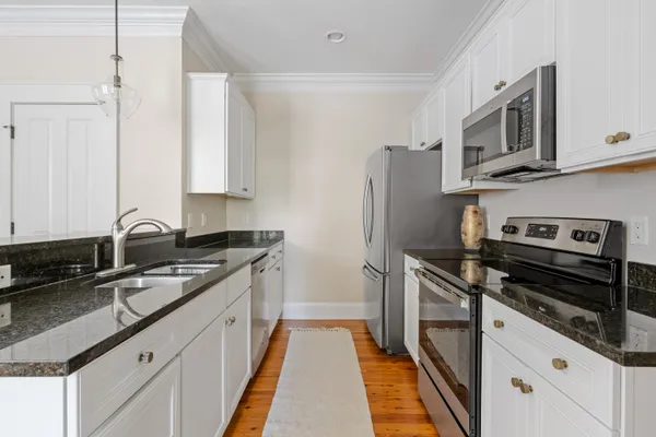 $5,000 | 4 Senate Street, Charleston, SC 29403