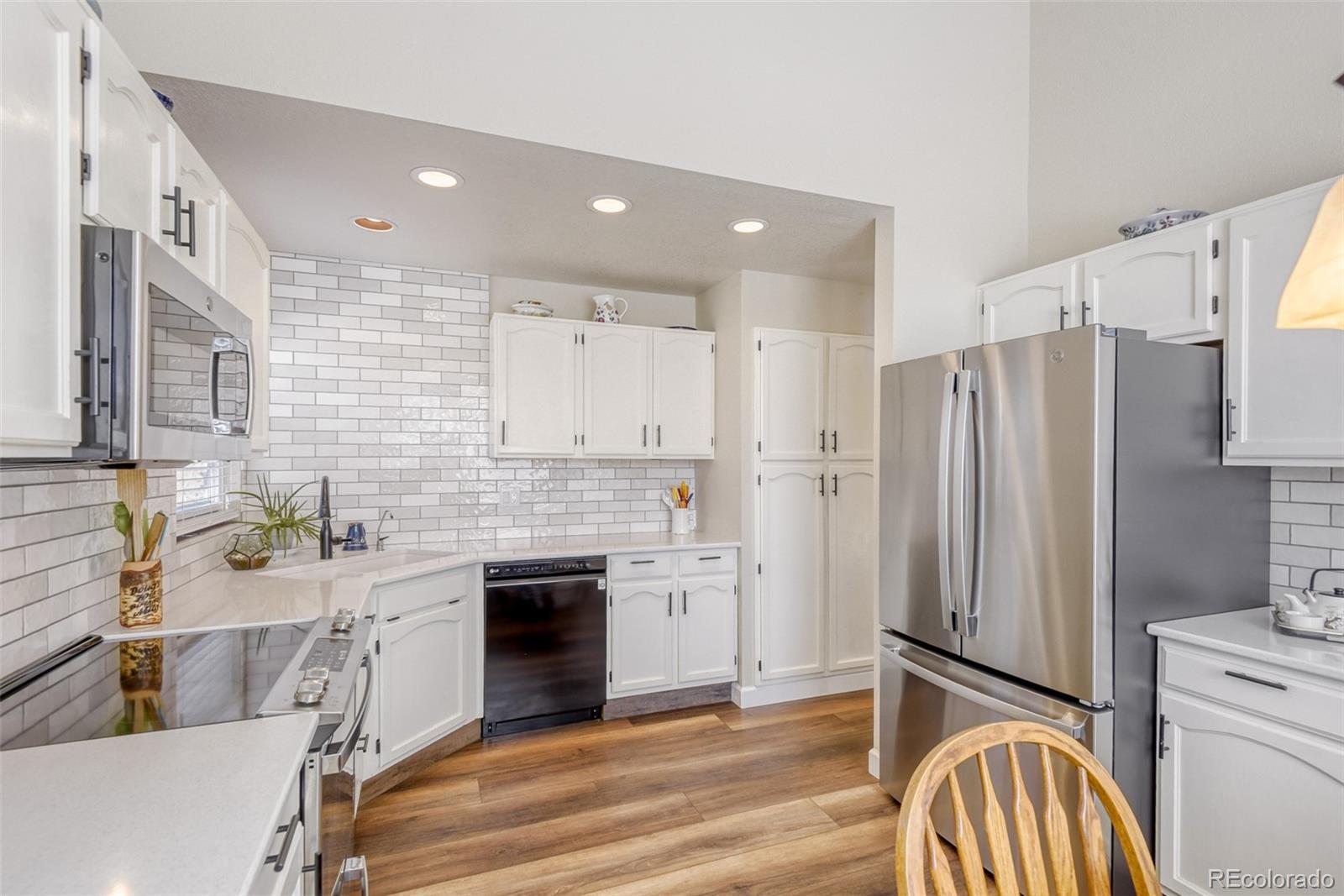 3755 Seramonte Drive Highlands Ranch, CO 80129 - Photo 3 of 31