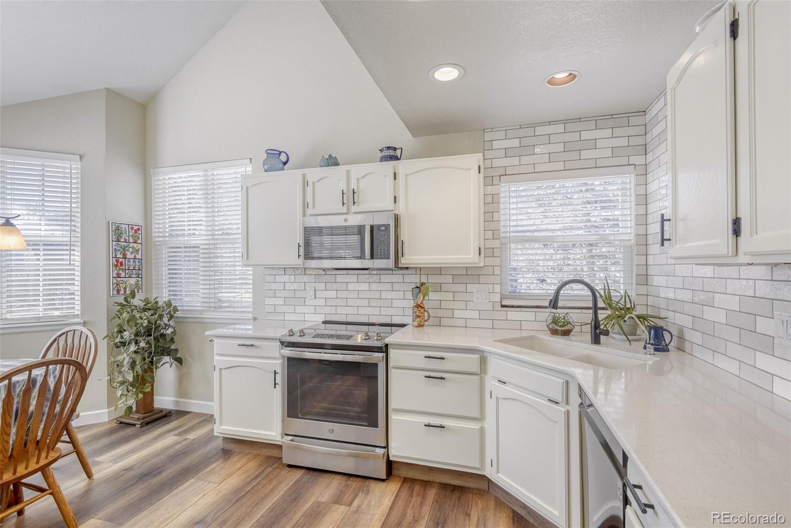 3755 Seramonte Drive Highlands Ranch, CO 80129 - Photo 4 of 31