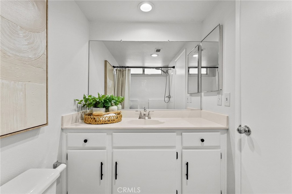 28143 Seco Canyon Road, Unit 48 Saugus, CA 91390 - Photo 23 of 42