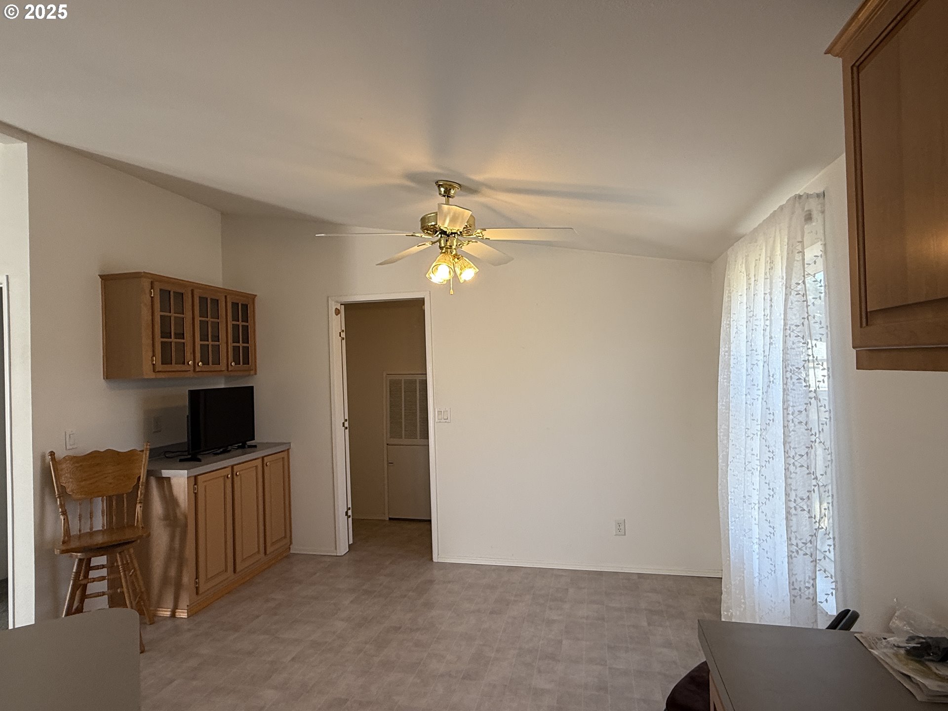 906 Toll Road Dufur, OR 97021 - Photo 5 of 26 Gallery Image 5
