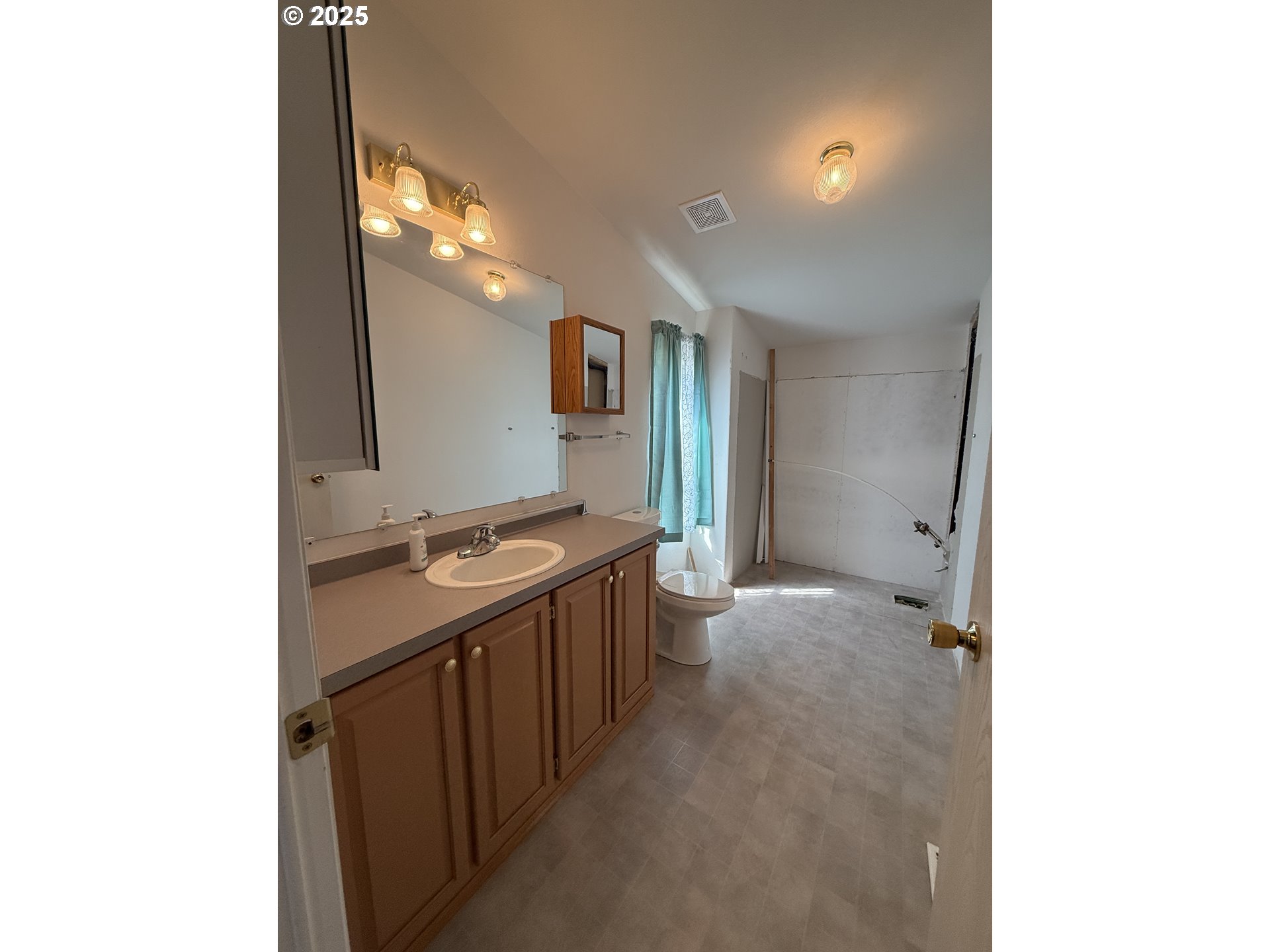 906 Toll Road Dufur, OR 97021 - Photo 9 of 26 Gallery Image 9