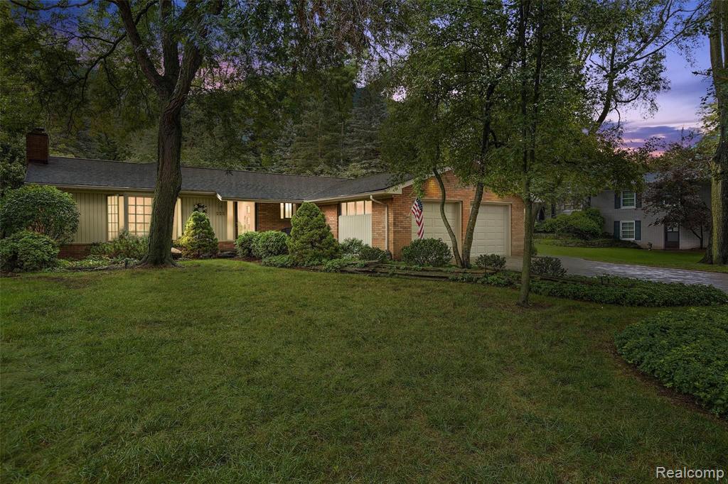 225 Orchardale Drive Rochester Hills, MI 48309 - Photo 1 of 34