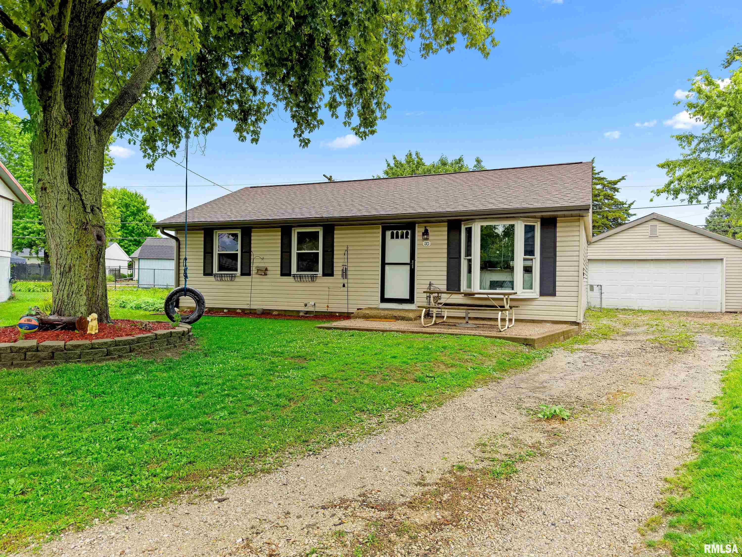 110 Briar Court Washington, IL 61571 - Photo 2 of 31