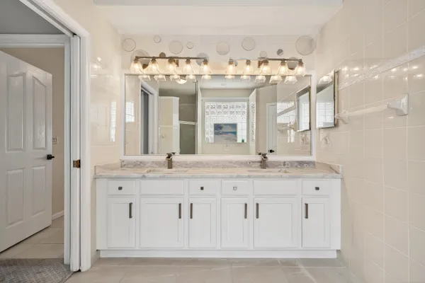 $729,900 | 4626 Northwest Wandering Oak Court, Jensen Beach, FL 34957
