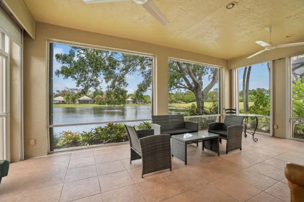 $729,900 | 4626 Northwest Wandering Oak Court, Jensen Beach, FL 34957