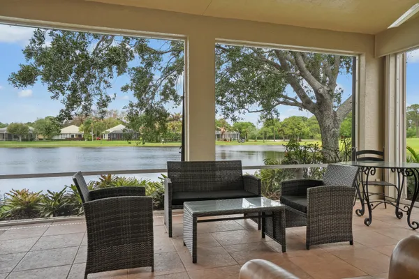 $729,900 | 4626 Northwest Wandering Oak Court, Jensen Beach, FL 34957