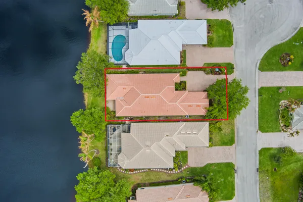 $729,900 | 4626 Northwest Wandering Oak Court, Jensen Beach, FL 34957