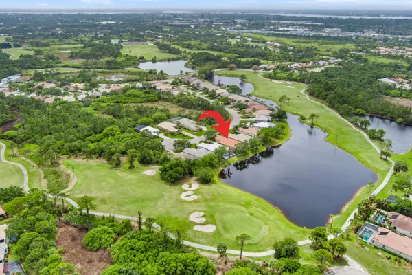 $729,900 | 4626 Northwest Wandering Oak Court, Jensen Beach, FL 34957