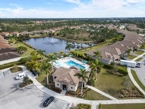 $729,900 | 4626 Northwest Wandering Oak Court, Jensen Beach, FL 34957