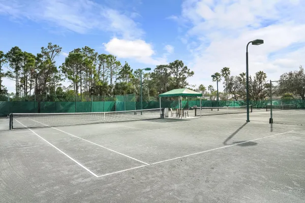 $729,900 | 4626 Northwest Wandering Oak Court, Jensen Beach, FL 34957