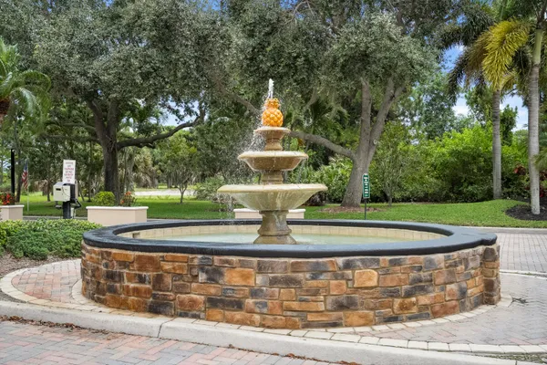 $729,900 | 4626 Northwest Wandering Oak Court, Jensen Beach, FL 34957