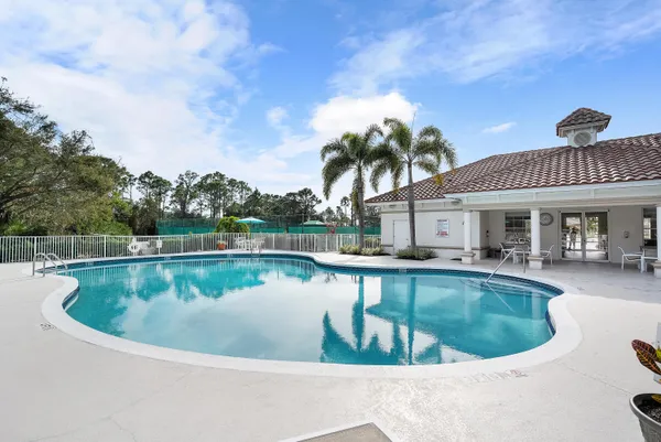 $729,900 | 4626 Northwest Wandering Oak Court, Jensen Beach, FL 34957