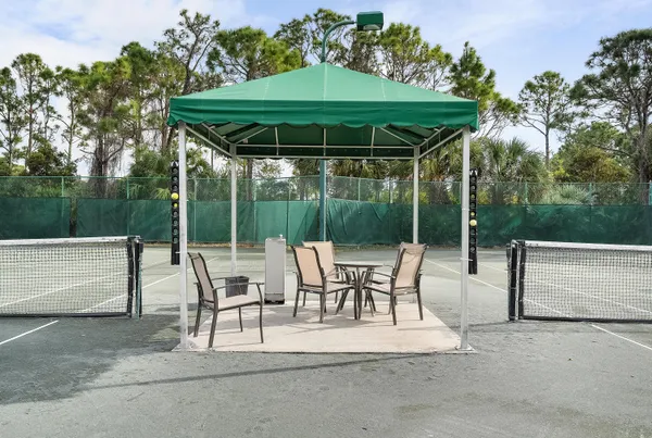 $729,900 | 4626 Northwest Wandering Oak Court, Jensen Beach, FL 34957