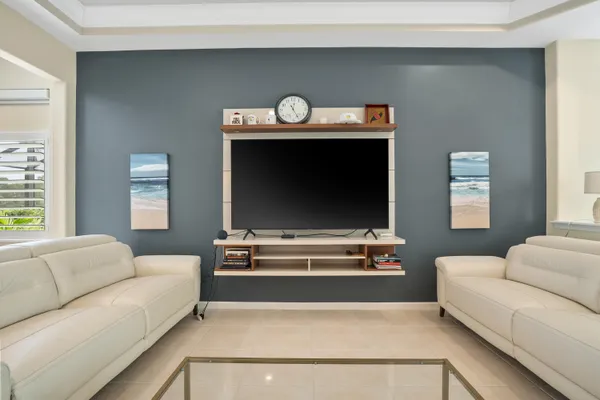 $729,900 | 4626 Northwest Wandering Oak Court, Jensen Beach, FL 34957