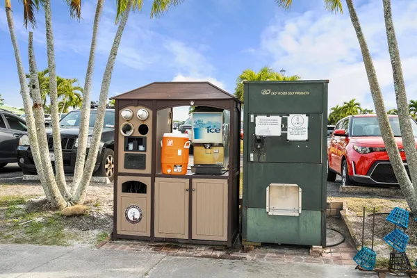 $729,900 | 4626 Northwest Wandering Oak Court, Jensen Beach, FL 34957