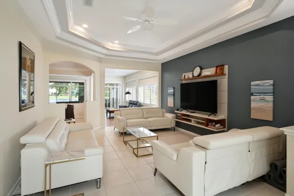 $729,900 | 4626 Northwest Wandering Oak Court, Jensen Beach, FL 34957