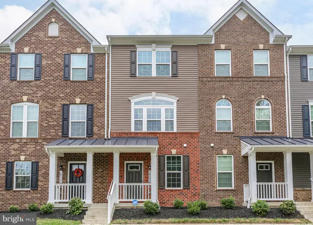 $475,000 | 18353 Reaper Hl Court, Triangle, VA 22172
