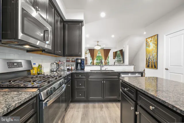 $475,000 | 18353 Reaper Hl Court, Triangle, VA 22172