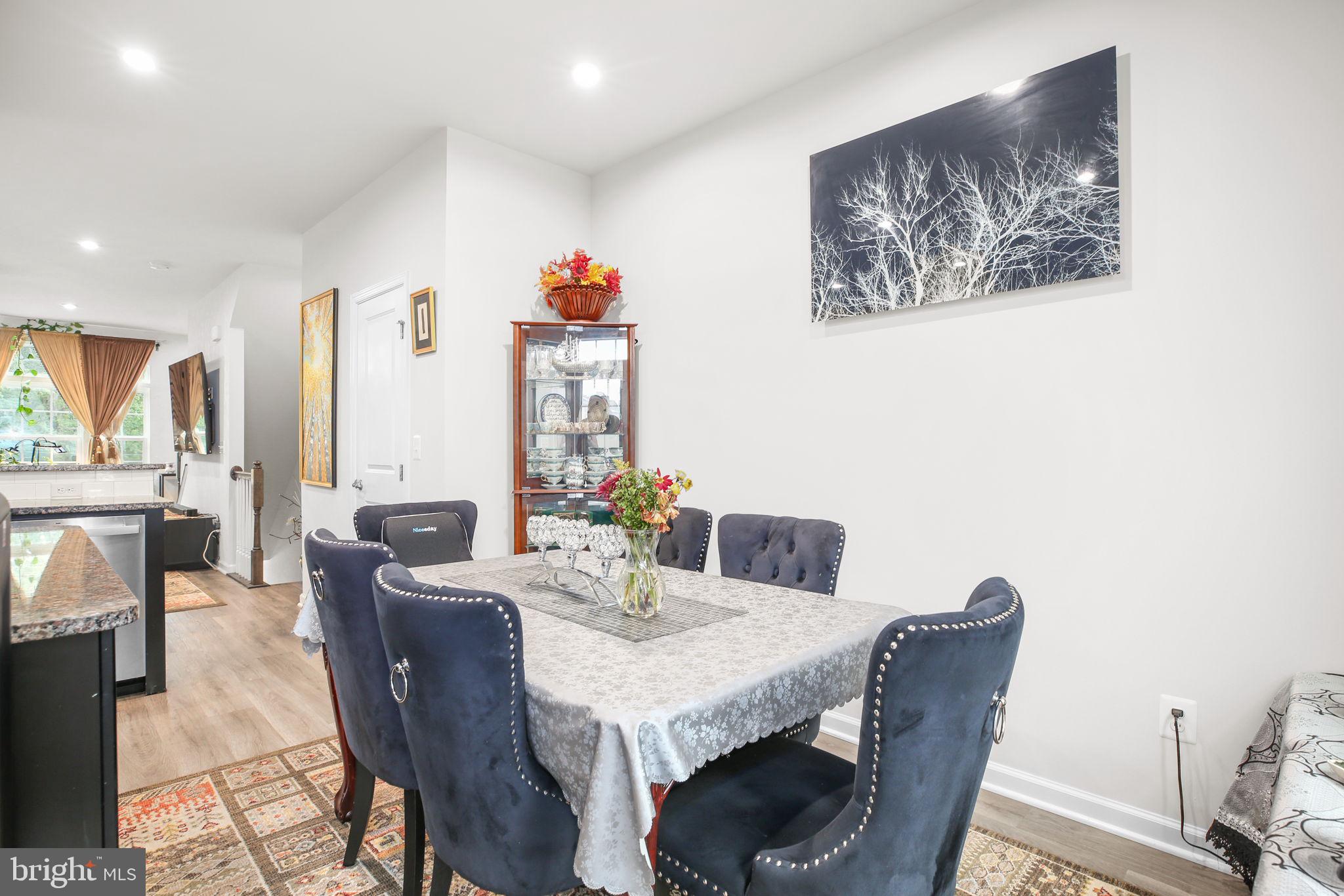 18353 Reaper Hl Court Triangle, VA 22172 - Photo 11 of 29 Dining room opens to the deck