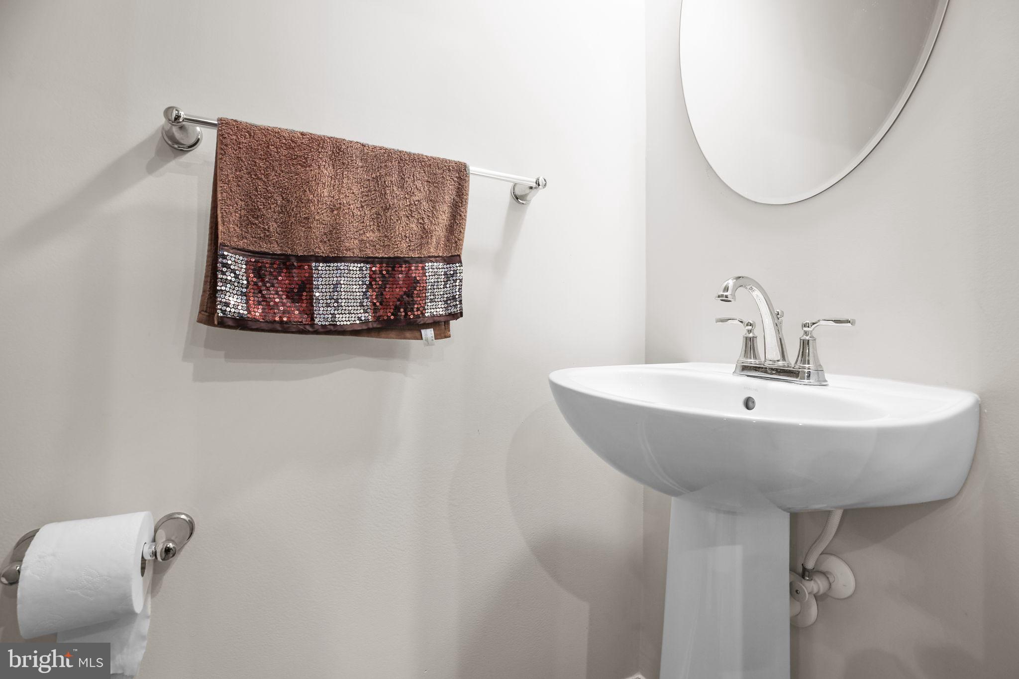 18353 Reaper Hl Court Triangle, VA 22172 - Photo 12 of 29 Half bath on the main level