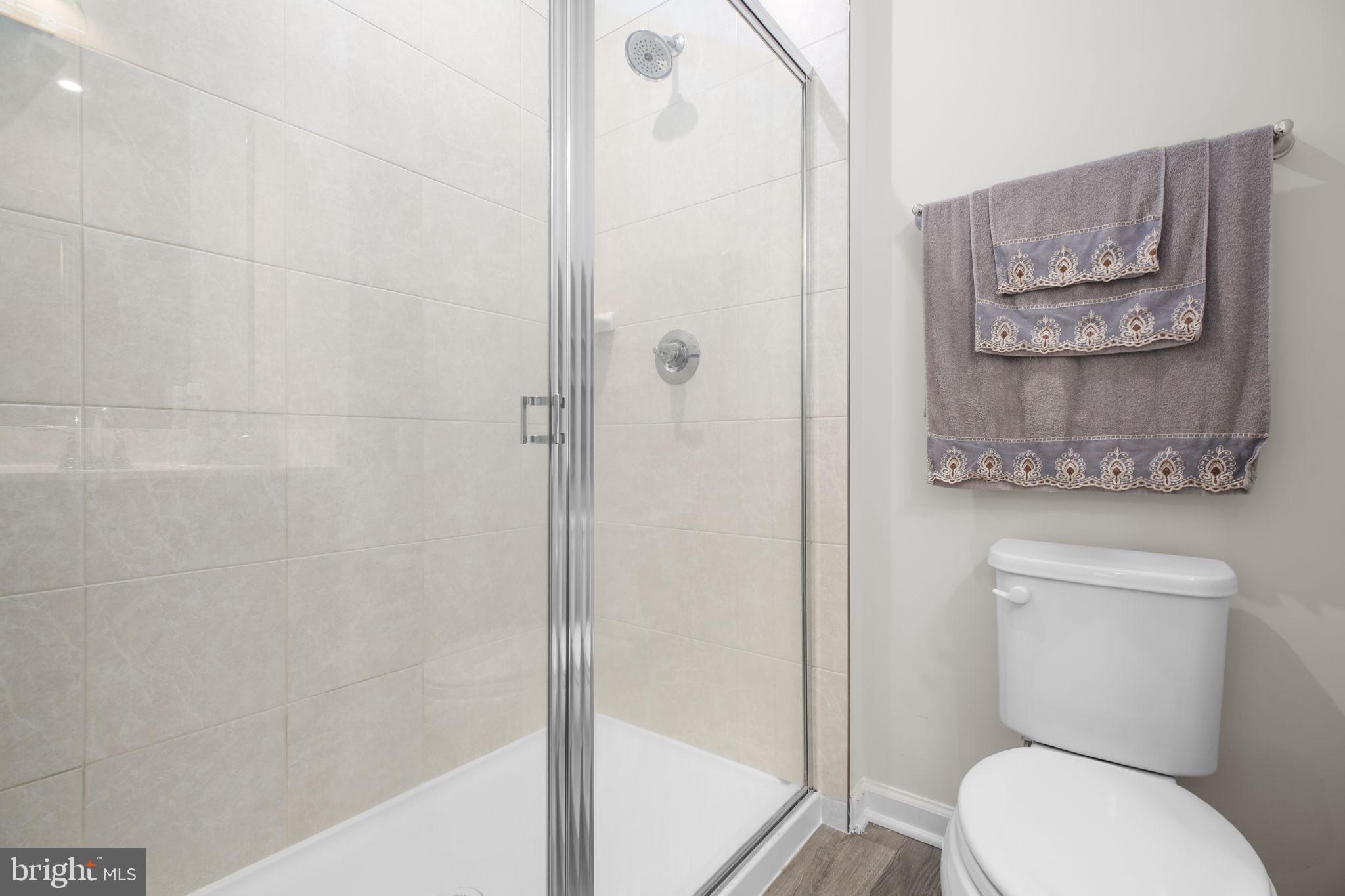 18353 Reaper Hl Court Triangle, VA 22172 - Photo 16 of 29 Walk-in shower