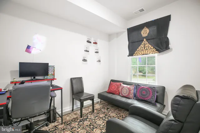 $475,000 | 18353 Reaper Hl Court, Triangle, VA 22172