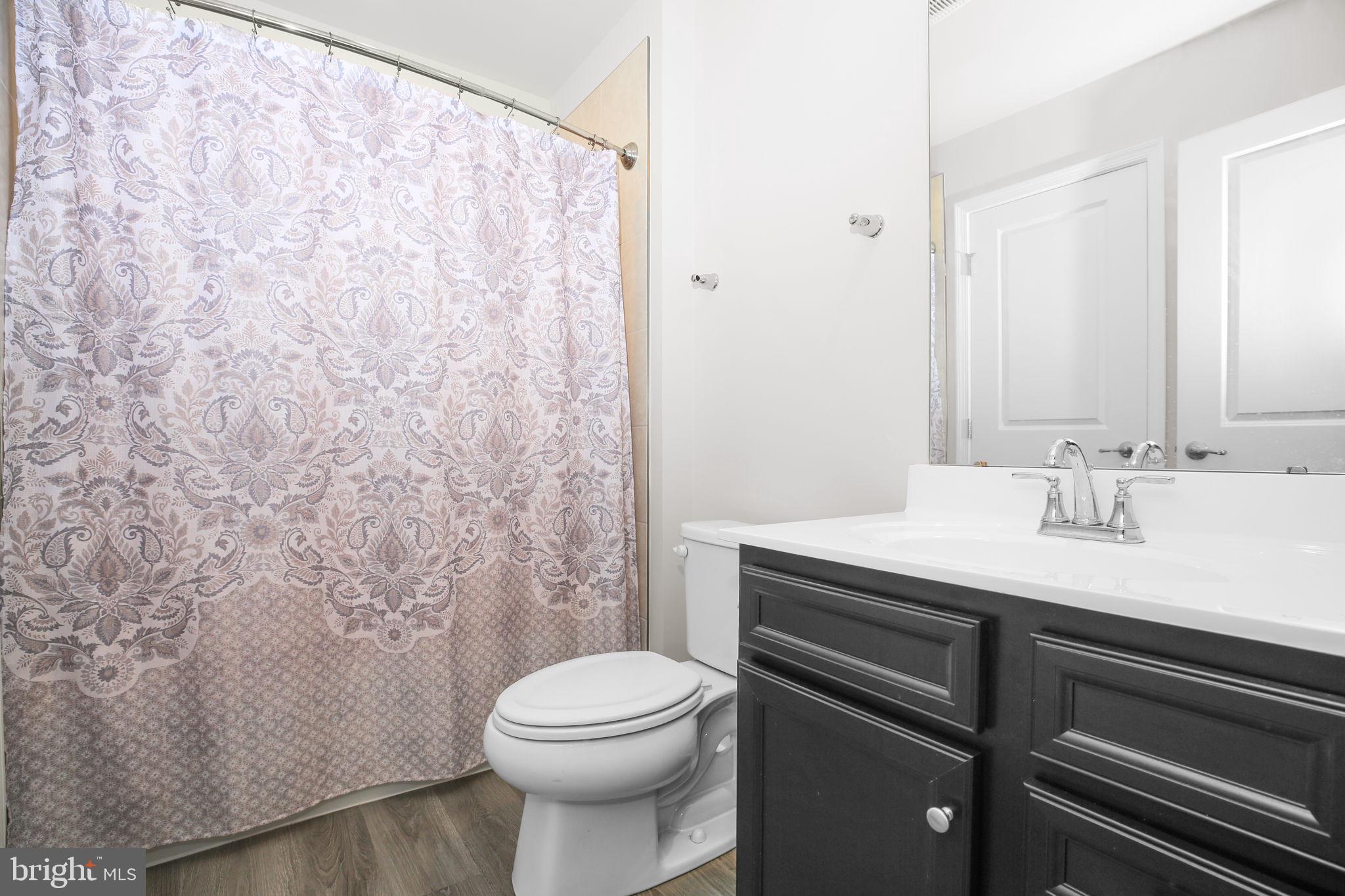 18353 Reaper Hl Court Triangle, VA 22172 - Photo 23 of 29 Ensuite bath