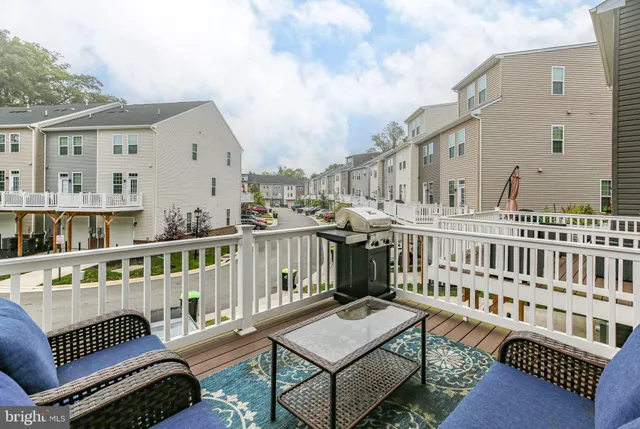 $475,000 | 18353 Reaper Hl Court, Triangle, VA 22172