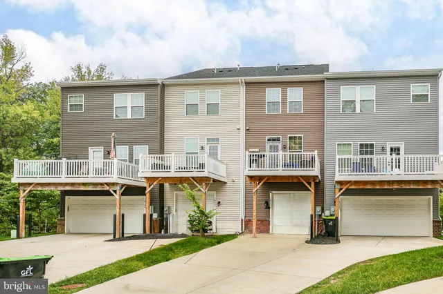 $475,000 | 18353 Reaper Hl Court, Triangle, VA 22172