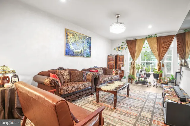 $475,000 | 18353 Reaper Hl Court, Triangle, VA 22172