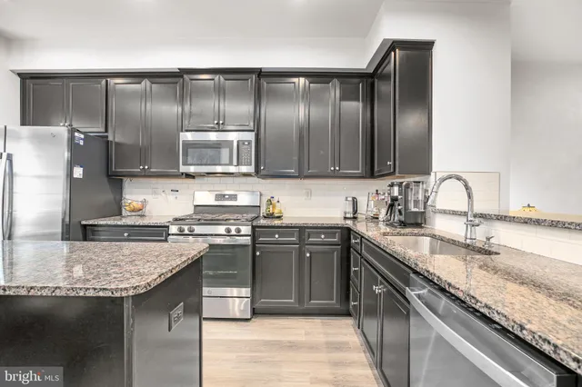 $475,000 | 18353 Reaper Hl Court, Triangle, VA 22172